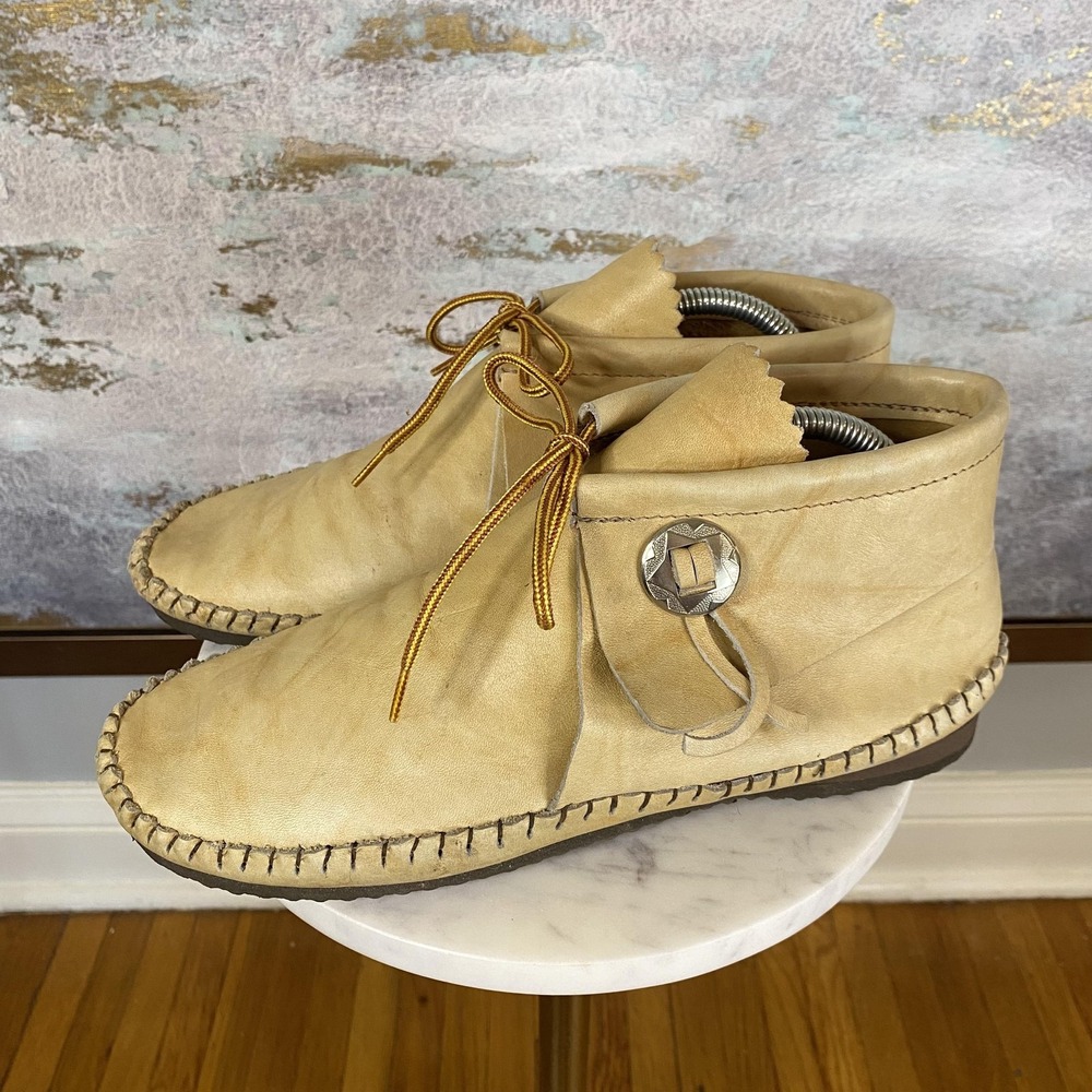 Vintage Taos Indian Maid Womens Size 10 Moccasins Tan Leather Silver Concho